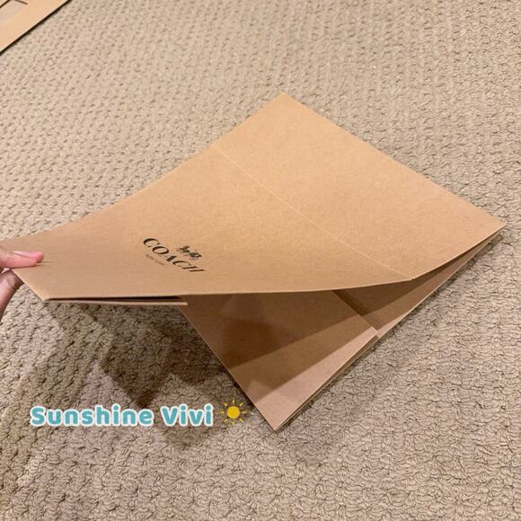 NEW Coach One Piece Gift Box Large 12.5 x 10.5 x 4.75 inches Coach Logo on Lids - Picture 4 of 5